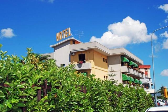 Hotel Santoianni à San Martino in Pensilis Extérieur photo