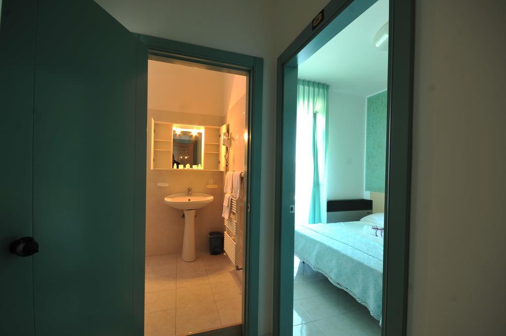 Hotel Santoianni à San Martino in Pensilis Chambre photo