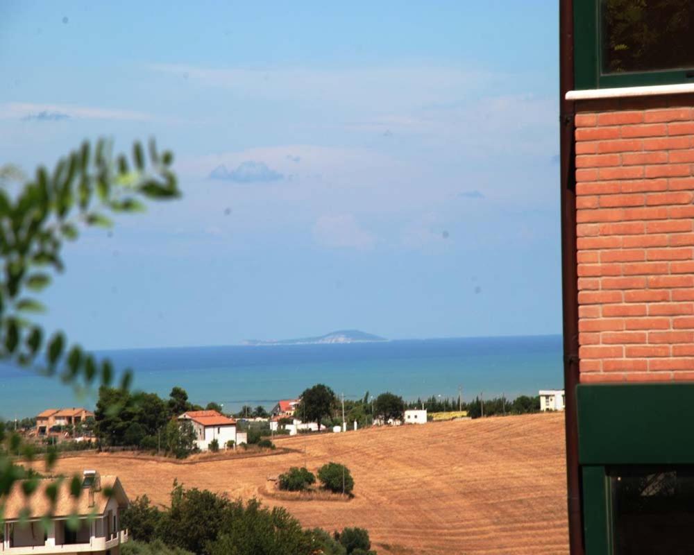 Hotel Santoianni à San Martino in Pensilis Extérieur photo