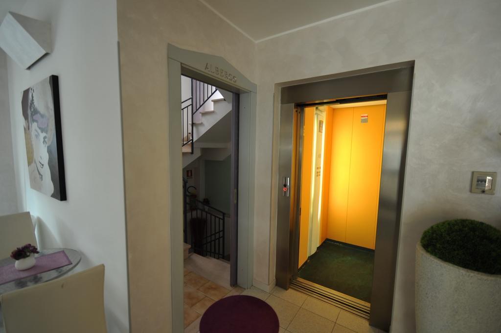 Hotel Santoianni à San Martino in Pensilis Extérieur photo