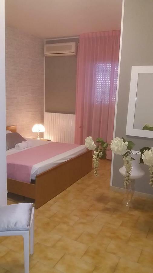Hotel Santoianni à San Martino in Pensilis Extérieur photo